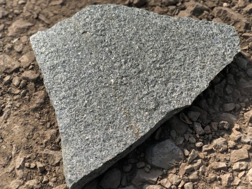 Плитняк златолит Уральский для цоколя, отмостки купить в Ирбите