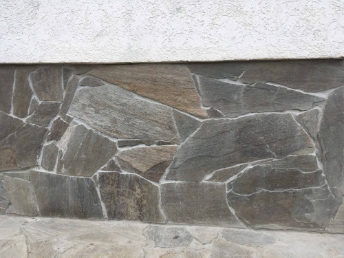 Плитняк златолит Уральский для цоколя, отмостки купить в Ирбите