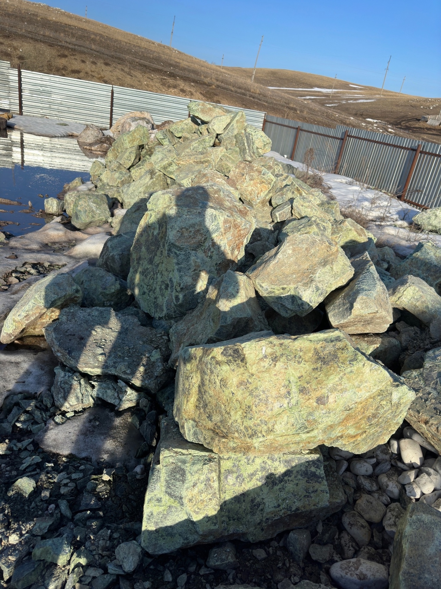 Камни для ландшафтного дизайна зелёные 10-60 килограмм купить в Ирбите