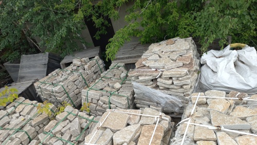 Гранитный плитняк галтованный для мощения купить в Ирбите