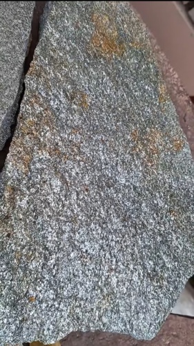 Плитняк златолит серебристый для цоколя, отмостки купить в Ирбите