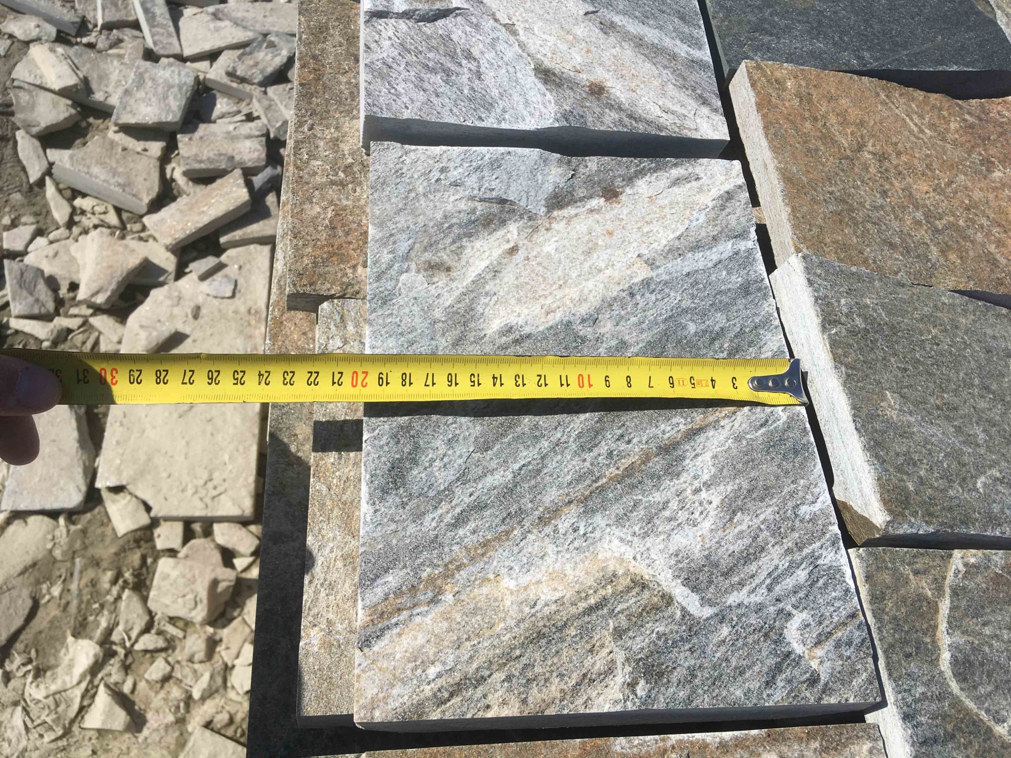 Плитка пилёная златолит Уральский для цоколя, отмостки купить в Ирбите