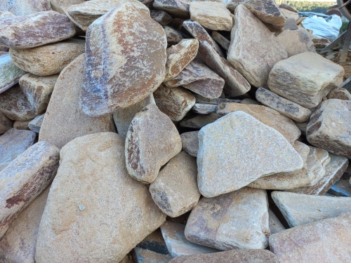 Златолит жёлтый, жёлто-зелёный глыбки и валуны для ланшафтного дизайна купить в Ирбите