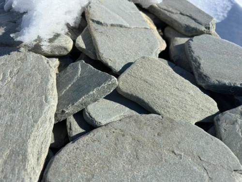 Плитняк златолит зелёный галтованный для цоколя купить в Ирбите