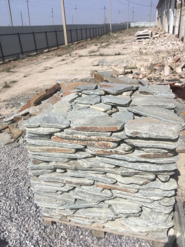 Златолит серебристый галтованный для лестниц купить в Ирбите