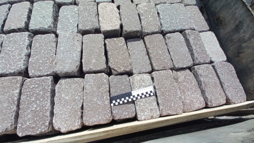 Брусчатка лемезит бордовый колото-галтованная